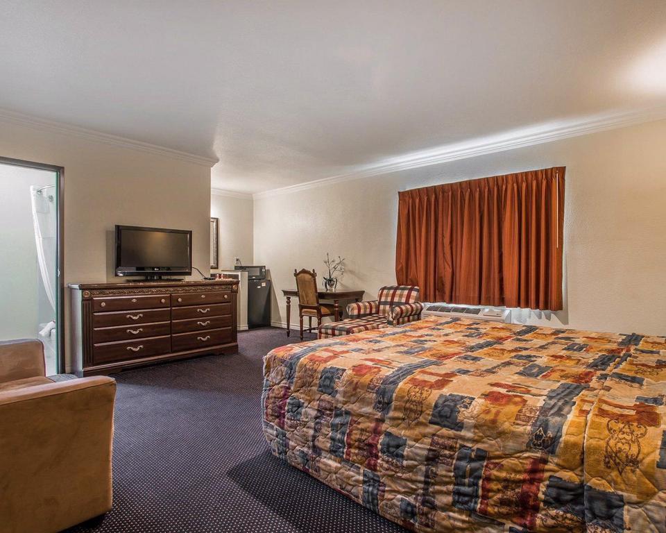 Hotel Econo Long I-405
