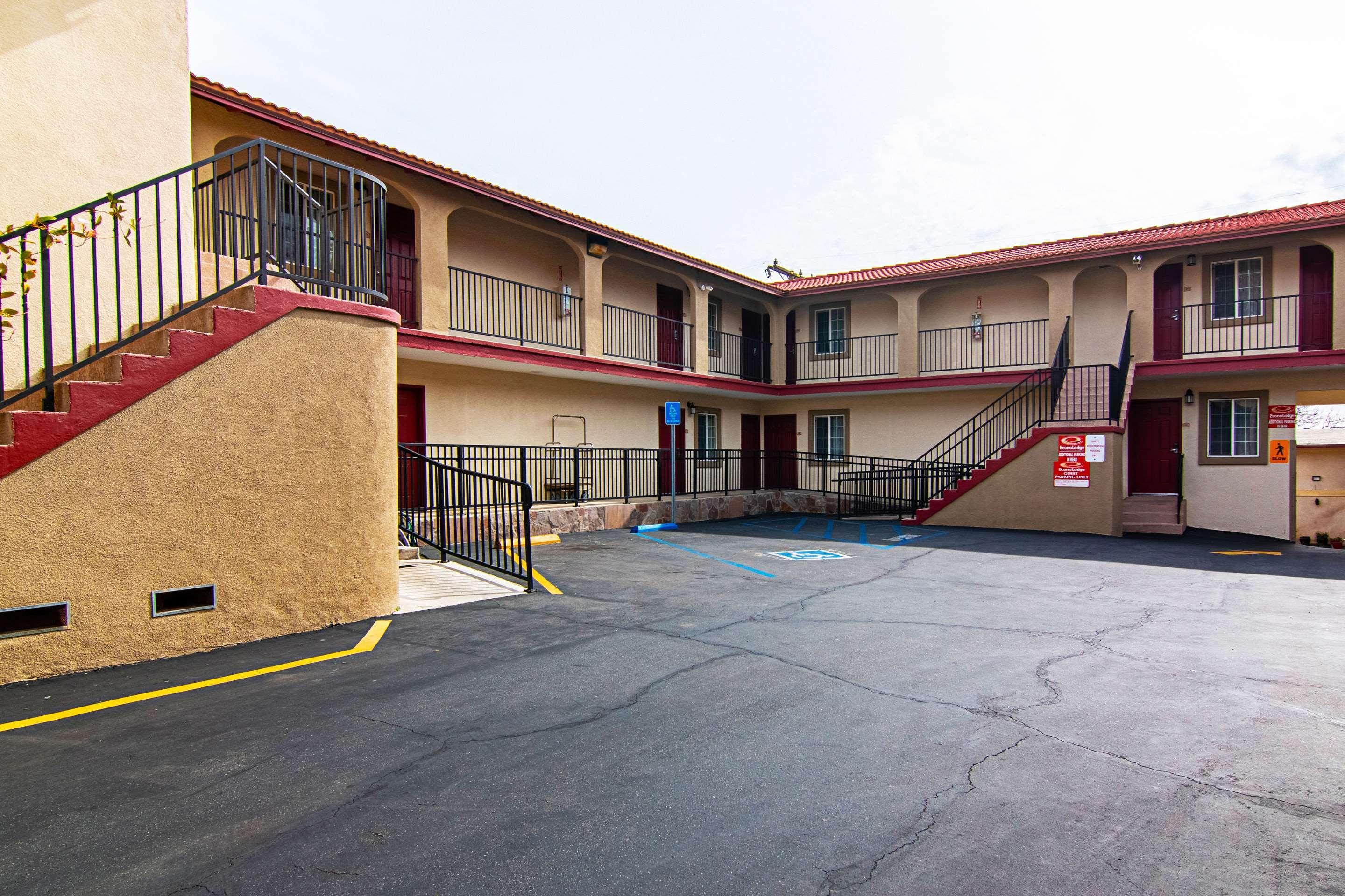 Econo Long I-405 Hotel