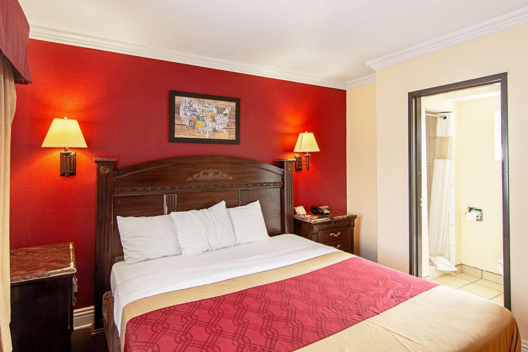 Econo Long I-405 Hotel 2*