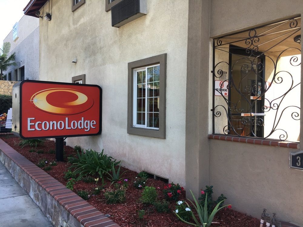 Econo Long I-405 Hotel 2*