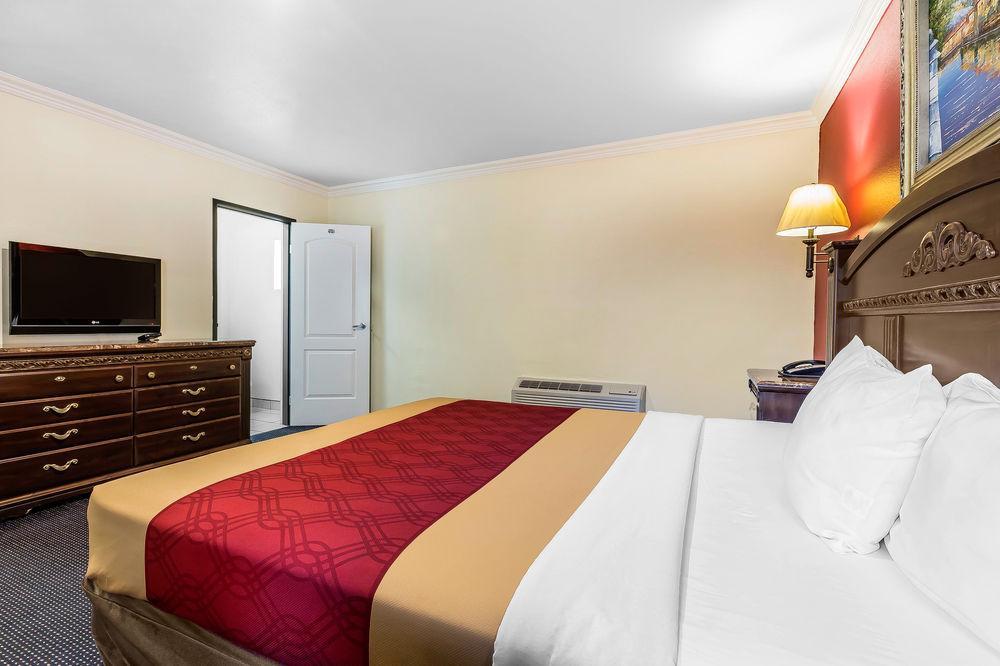 Hotel Econo Long I-405