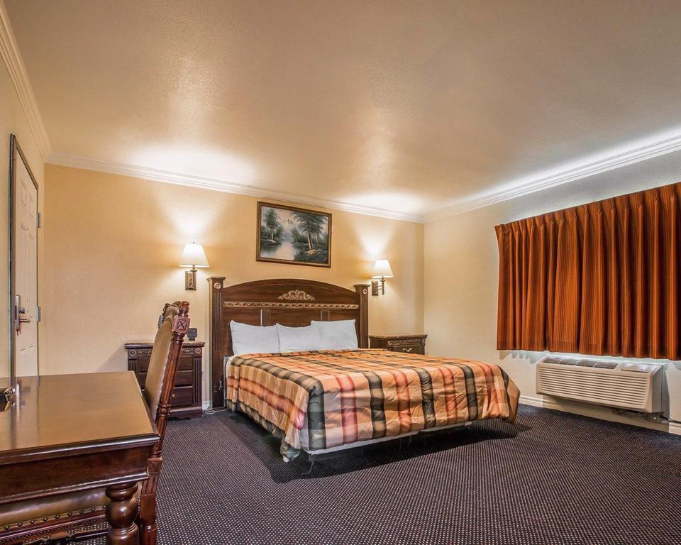 Hotel Econo Long Long Beach