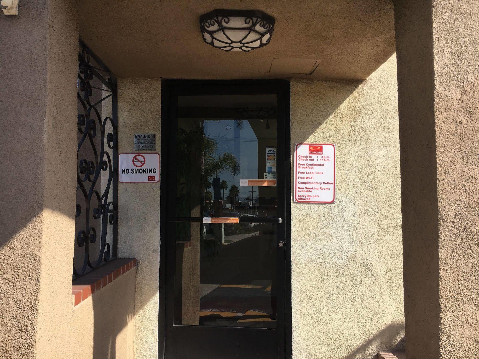 Econo Long 2* Long Beach